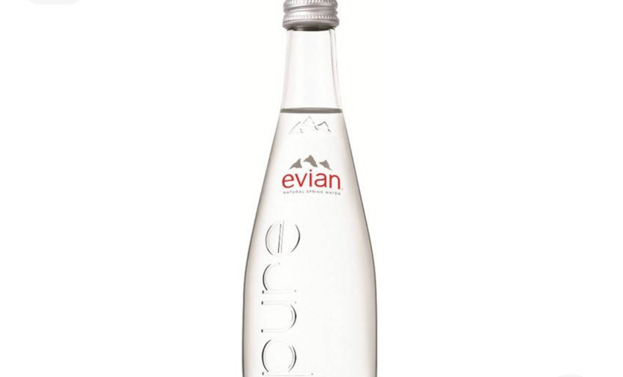 Agua natural Evian